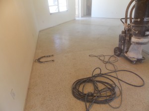 This living room terrazzo looked dull and stained. 